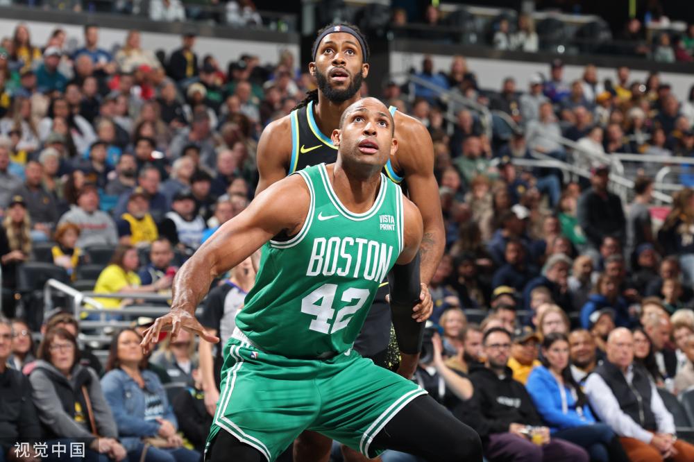 纷起立为她 纷起立为她