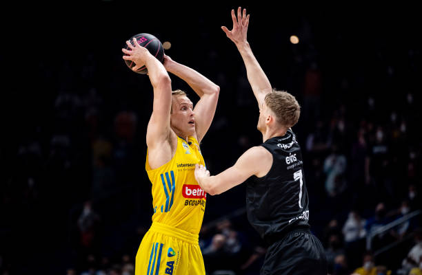 砸地或不当 砸地或不当